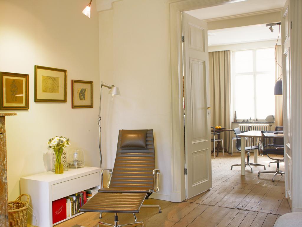 B&B Alphabet - Luxury Guesthouse And Art Gallery Брюгге Экстерьер фото