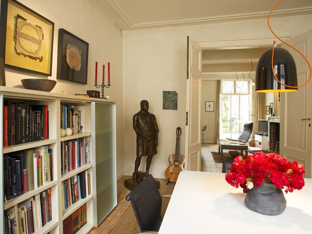B&B Alphabet - Luxury Guesthouse And Art Gallery Брюгге Экстерьер фото